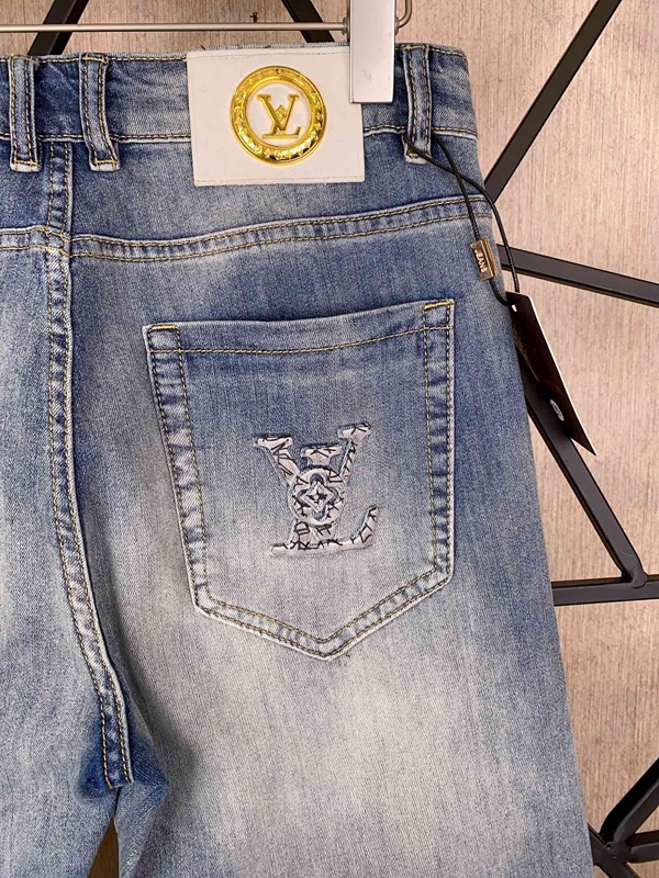 ブランドジーンズ着用イメージ